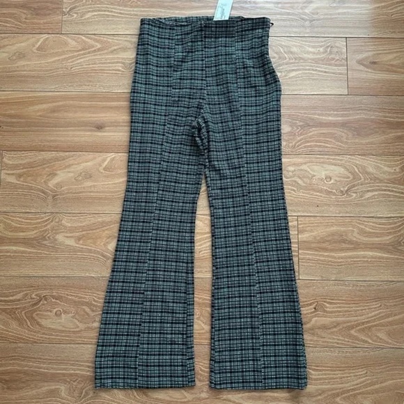 Ganni 2pc seersucker halter top and kick flare pants set - Picture 14 of 16